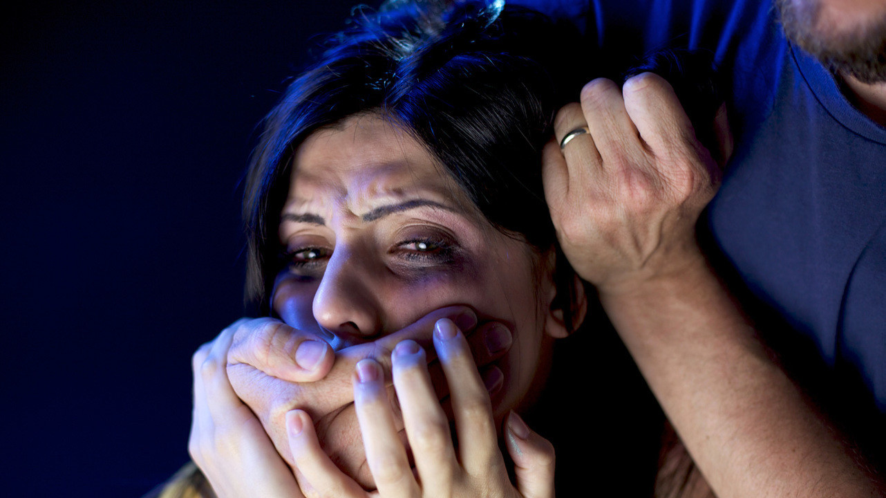 Сексуальное насилие способно вызывать серьезные изменения в женском мозге